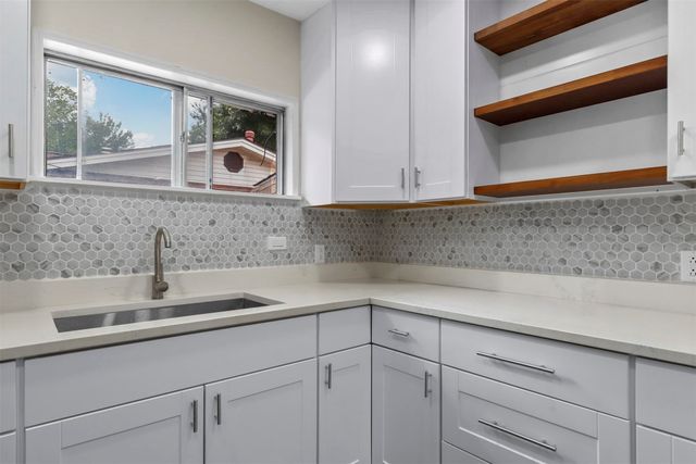 8048 Woodvale Road, Fort Worth, TX 76135