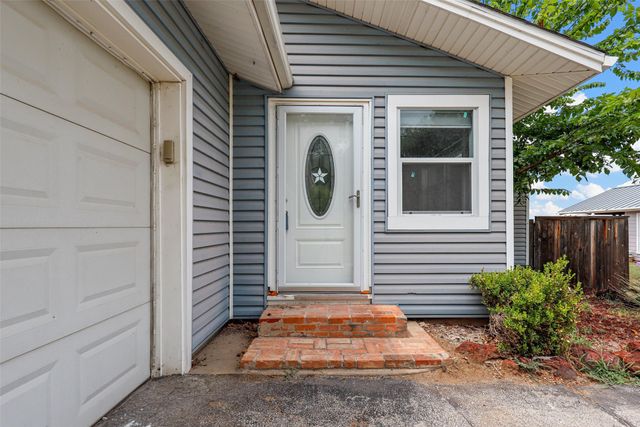 8048 Woodvale Road, Fort Worth, TX 76135