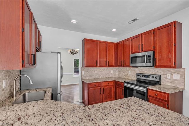 748 Clearfield AVE, Chesapeake, VA 23320