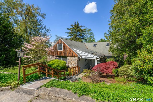 1 Deer Run, New Fairfield, CT 06812