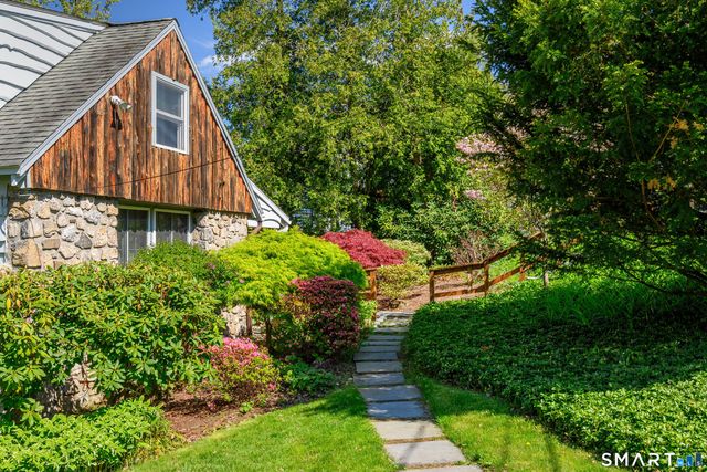 1 Deer Run, New Fairfield, CT 06812
