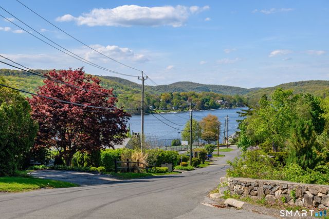 1 Deer Run, New Fairfield, CT 06812