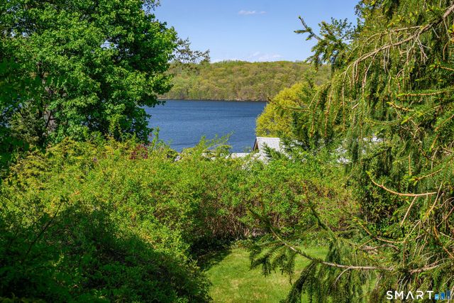 1 Deer Run, New Fairfield, CT 06812