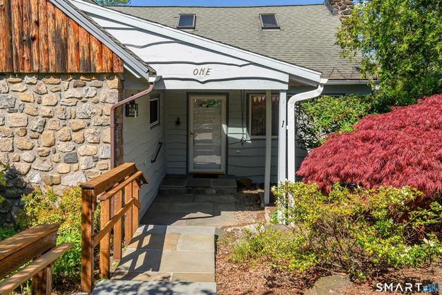 1 Deer Run, New Fairfield, CT 06812