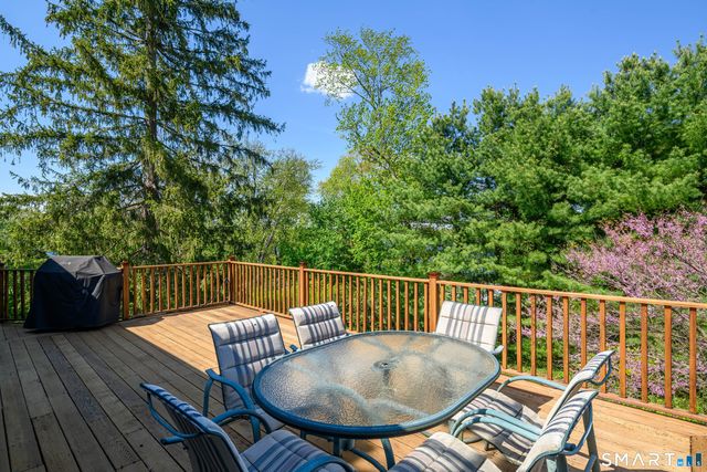 1 Deer Run, New Fairfield, CT 06812