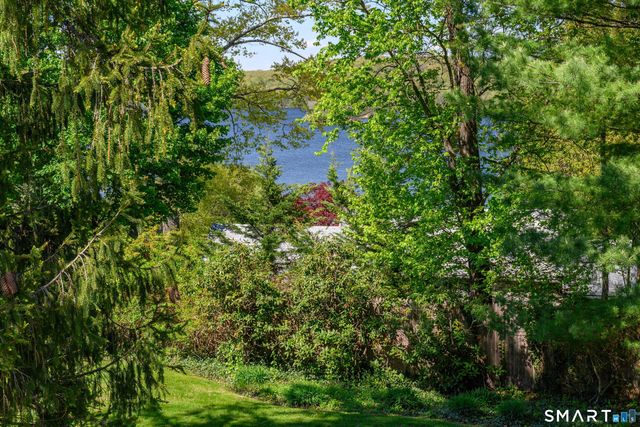 1 Deer Run, New Fairfield, CT 06812
