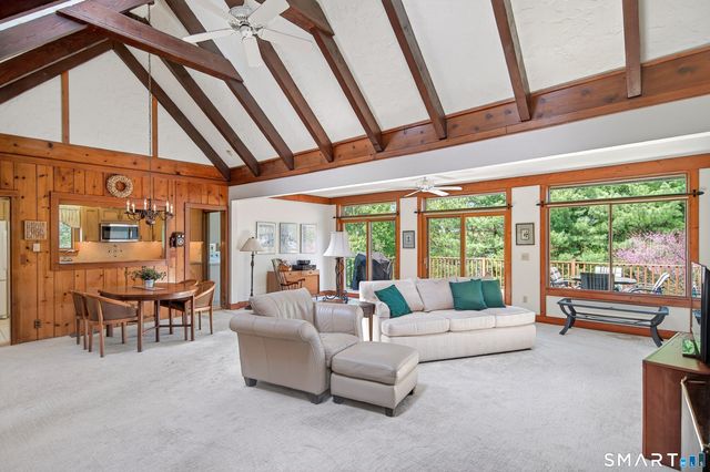 1 Deer Run, New Fairfield, CT 06812