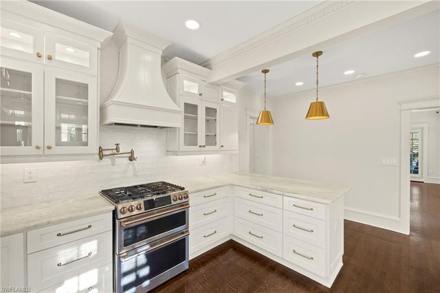 1230 Caloosa DR, Fort Myers, FL 33901