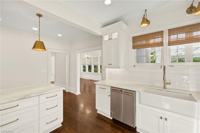 1230 Caloosa DR, Fort Myers, FL 33901