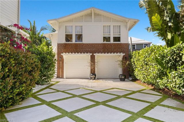 1230 Caloosa DR, Fort Myers, FL 33901