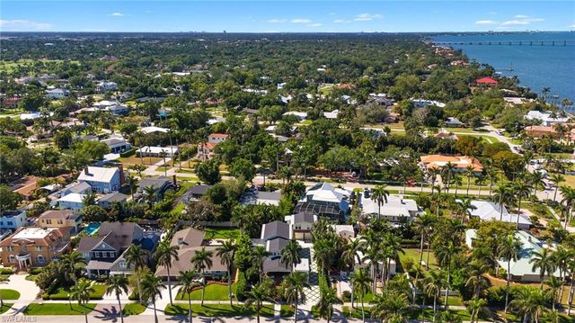 1230 Caloosa DR, Fort Myers, FL 33901