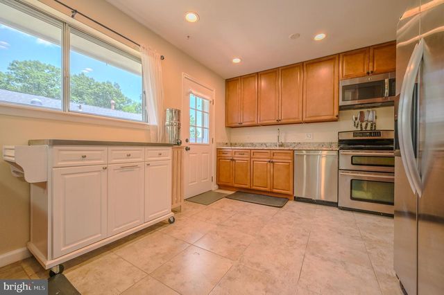 2893 CHALET CT, Woodbridge, VA 22192