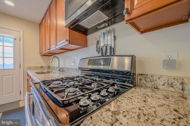 2893 CHALET CT, Woodbridge, VA 22192