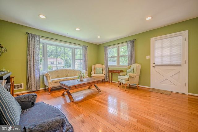 2893 CHALET CT, Woodbridge, VA 22192