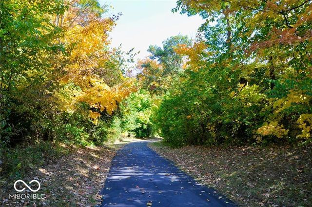 916 Yorkshire Lane, Zionsville, IN 46077