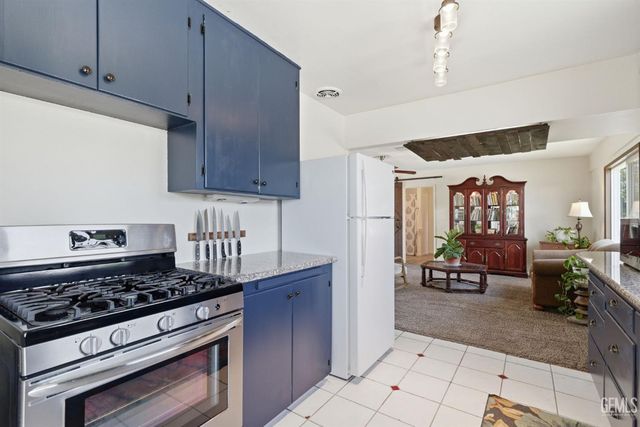 2228 Avondale Drive, Bakersfield, CA 93306