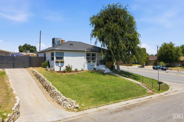 2228 Avondale Drive, Bakersfield, CA 93306