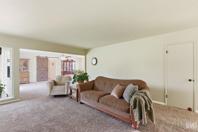 2228 Avondale Drive, Bakersfield, CA 93306