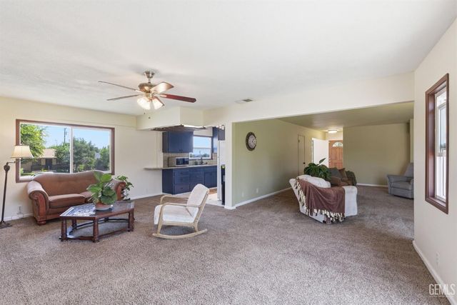 2228 Avondale Drive, Bakersfield, CA 93306