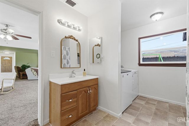 2228 Avondale Drive, Bakersfield, CA 93306
