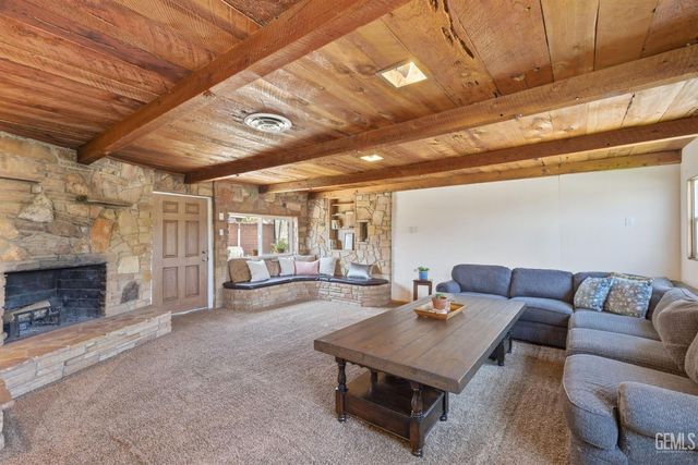 2228 Avondale Drive, Bakersfield, CA 93306
