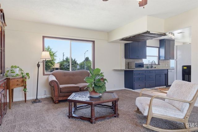 2228 Avondale Drive, Bakersfield, CA 93306