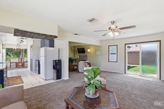 2228 Avondale Drive, Bakersfield, CA 93306