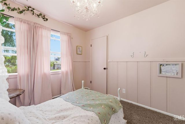 2228 Avondale Drive, Bakersfield, CA 93306