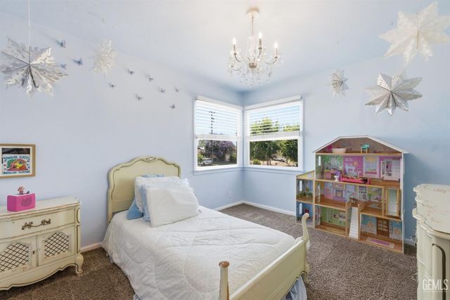2228 Avondale Drive, Bakersfield, CA 93306
