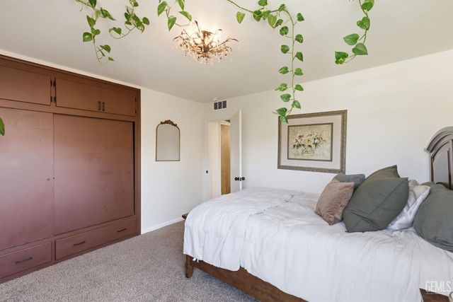 2228 Avondale Drive, Bakersfield, CA 93306