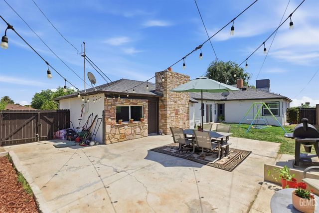 2228 Avondale Drive, Bakersfield, CA 93306