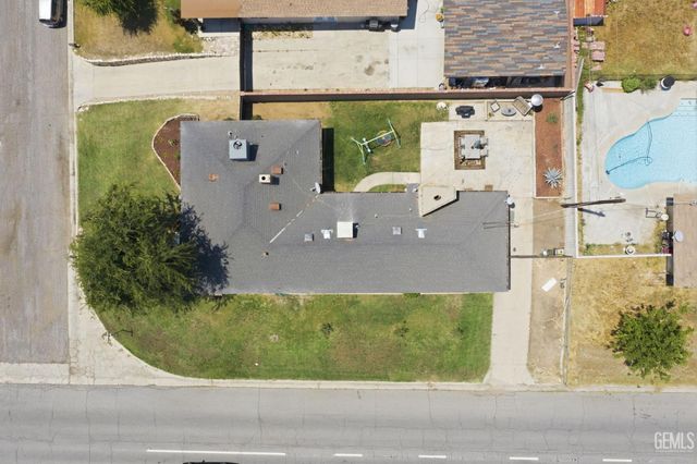2228 Avondale Drive, Bakersfield, CA 93306