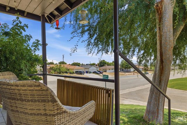 2228 Avondale Drive, Bakersfield, CA 93306