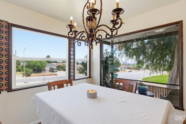 2228 Avondale Drive, Bakersfield, CA 93306