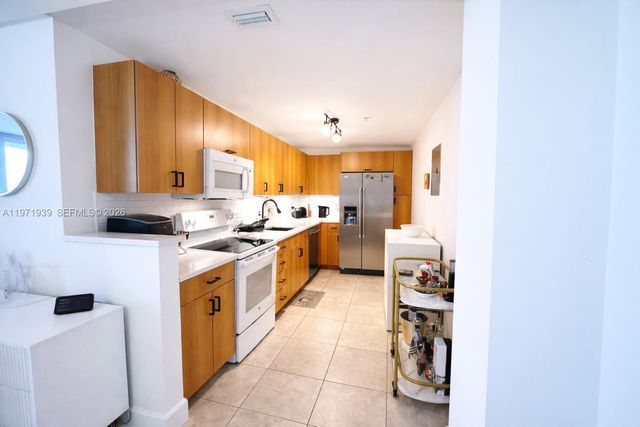 7501 E Treasure Dr 7L, North Bay Village, FL 33141