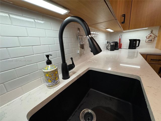 7501 E Treasure Dr 7L, North Bay Village, FL 33141