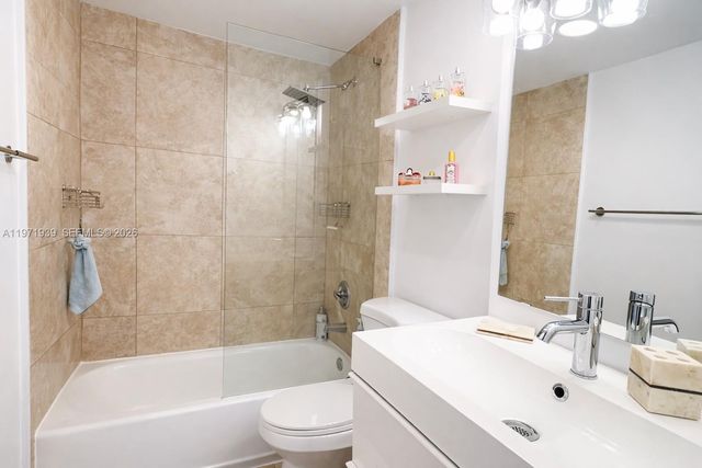 7501 E Treasure Dr 7L, North Bay Village, FL 33141