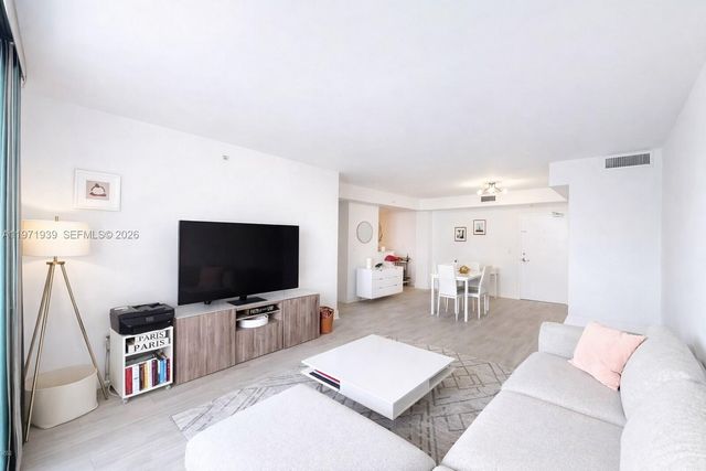 7501 E Treasure Dr 7L, North Bay Village, FL 33141