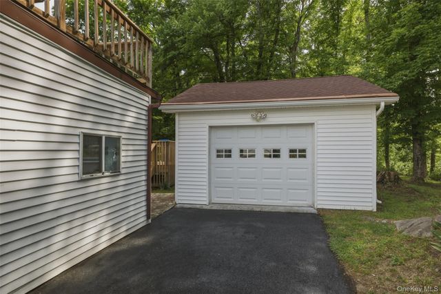 2 Enderkill Drive, Staatsburg, NY 12580