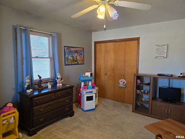 1410 E LOCUST Street, Canton, IL 61520