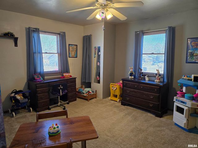 1410 E LOCUST Street, Canton, IL 61520