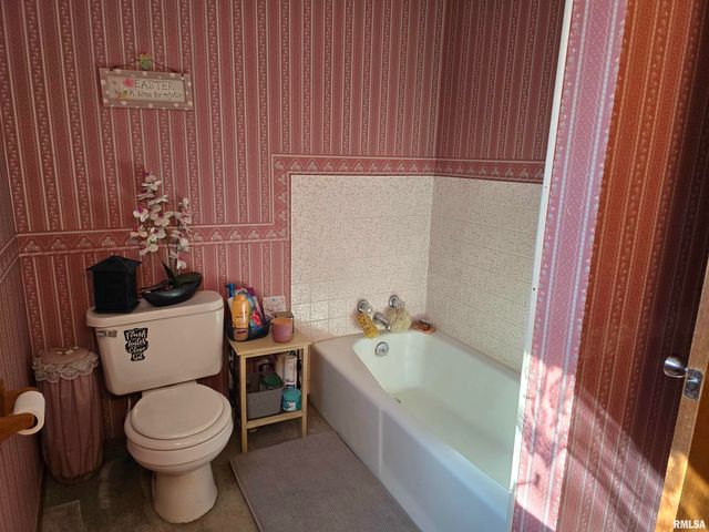 1410 E LOCUST Street, Canton, IL 61520