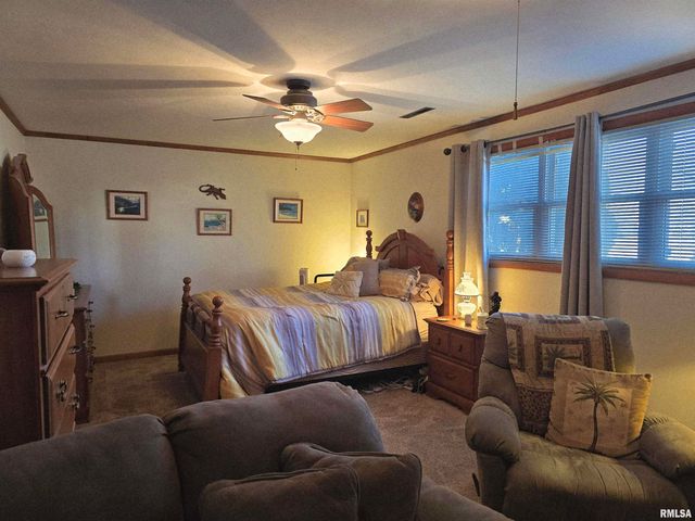 1410 E LOCUST Street, Canton, IL 61520