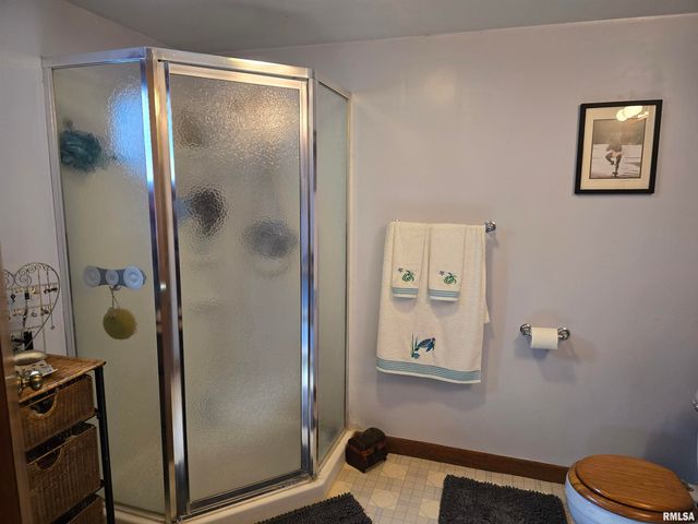 1410 E LOCUST Street, Canton, IL 61520