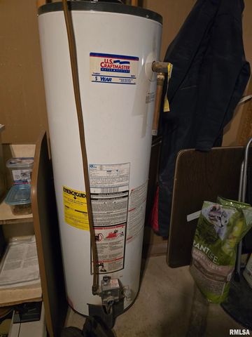 1410 E LOCUST Street, Canton, IL 61520