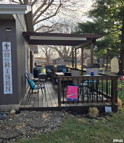 1410 E LOCUST Street, Canton, IL 61520