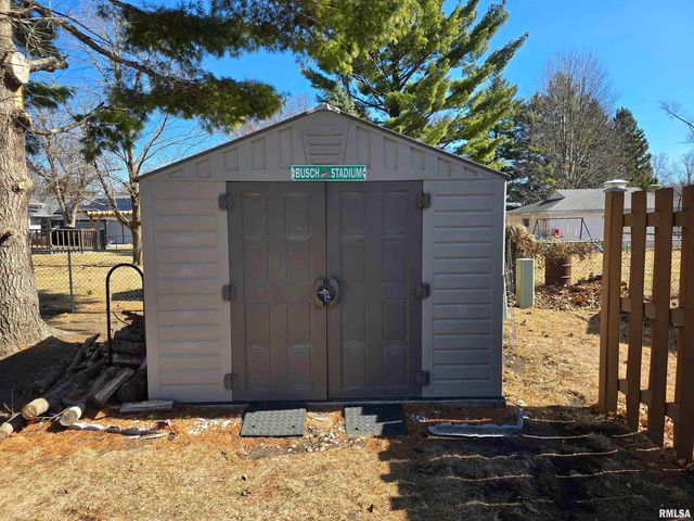 1410 E LOCUST Street, Canton, IL 61520