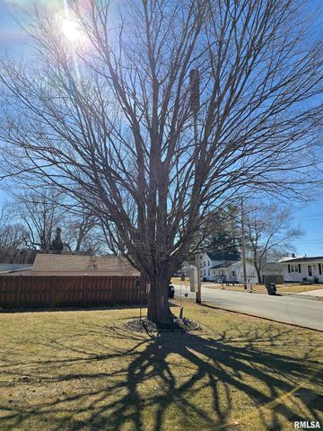 1410 E LOCUST Street, Canton, IL 61520