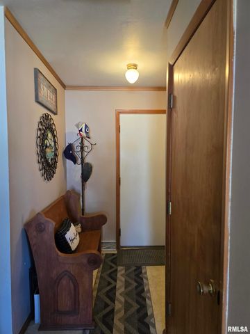 1410 E LOCUST Street, Canton, IL 61520