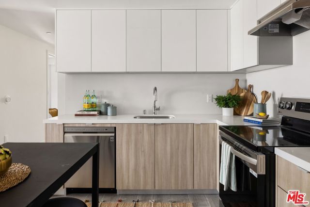 2600 S Sepulveda Boulevard Unit 303, Los Angeles, CA 90064